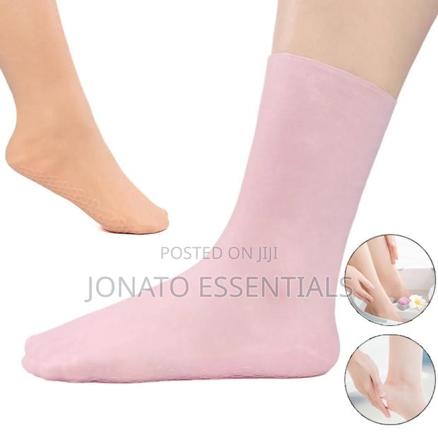Pair of Moisturizing Gel Socks - thumbnail 3