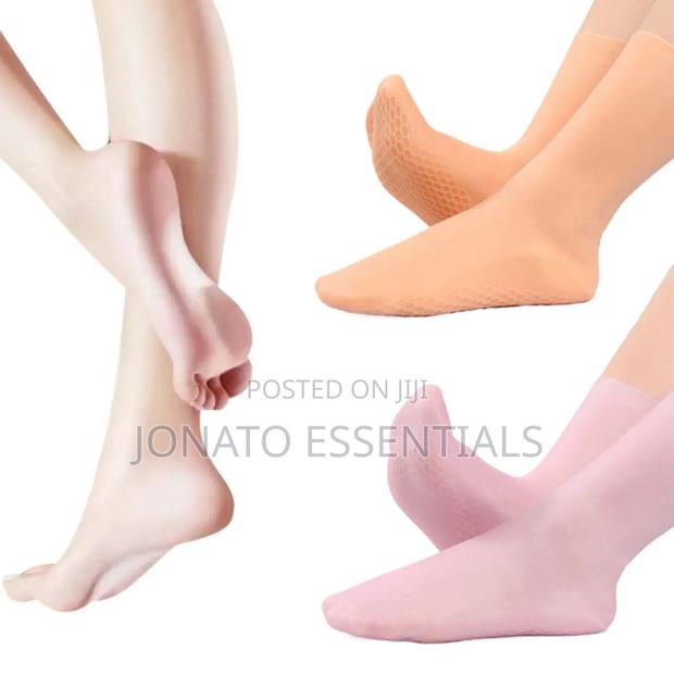 Pair of Moisturizing Gel Socks - thumbnail 4