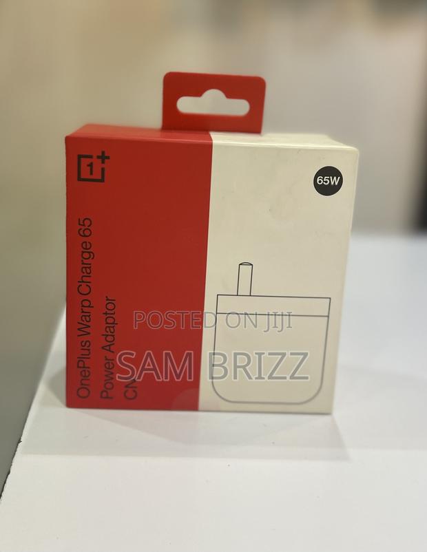 Oneplus Warp Charge 65 Power Adaptor - main view