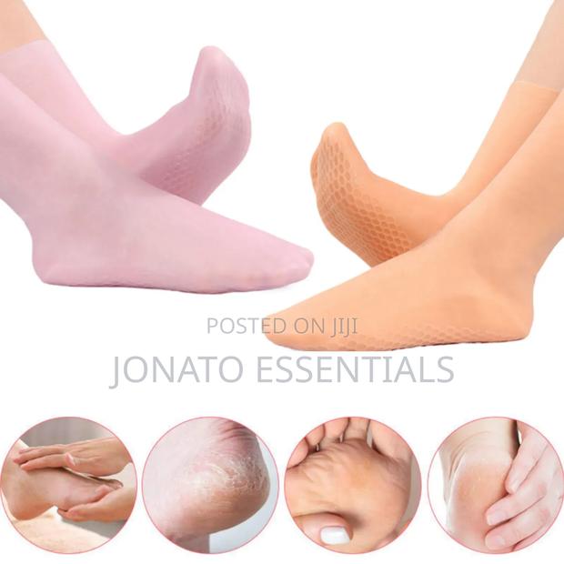 Pair of Moisturizing Gel Socks - thumbnail 2