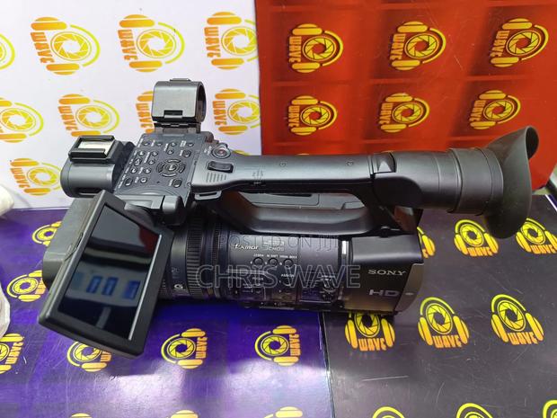 Sony Ax2000 Camcorder With 128gb Card - main view