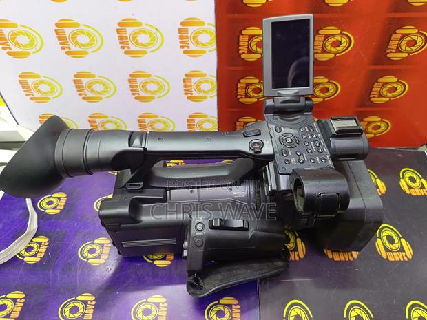 Sony Ax2000 Camcorder With 128gb Card - thumbnail 4