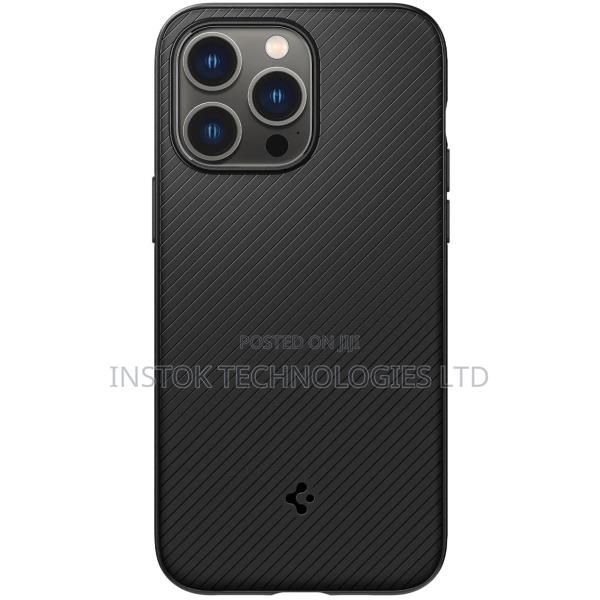 Spigen Mag Armor (Magfit) Case iPhone 14 Pro