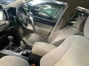 Toyota Land Cruiser Prado 2.8 2018 Green