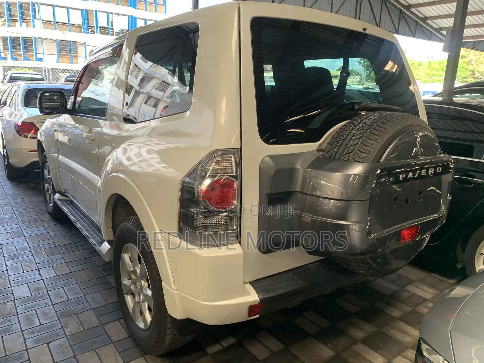 Mitsubishi Pajero V80 3.0 VR-I 2017 White