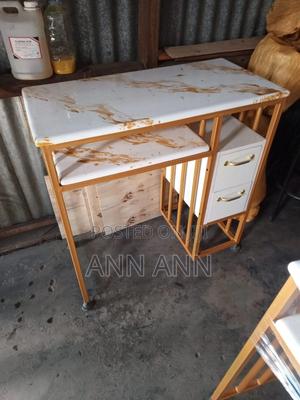 Manicure Table White and Gold - main view
