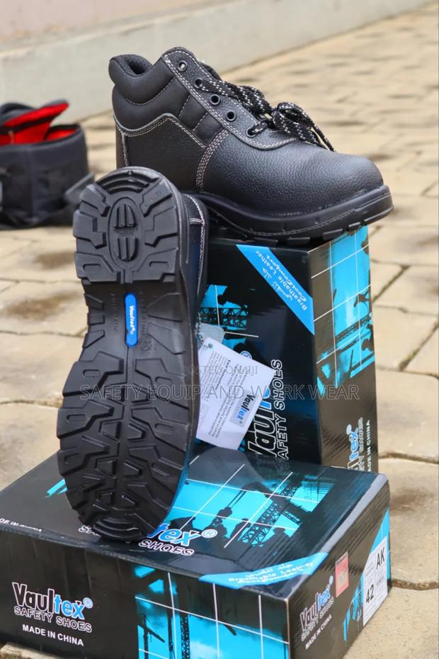 Vaultex Steel Toe Safety Shoes - main view