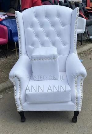 Pedicure Seats and Poof White