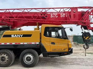 Hoisting Crane at Hand for Lifting Jobs and Services