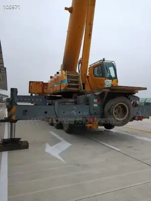 Crane for Hoisting Services Is Available
