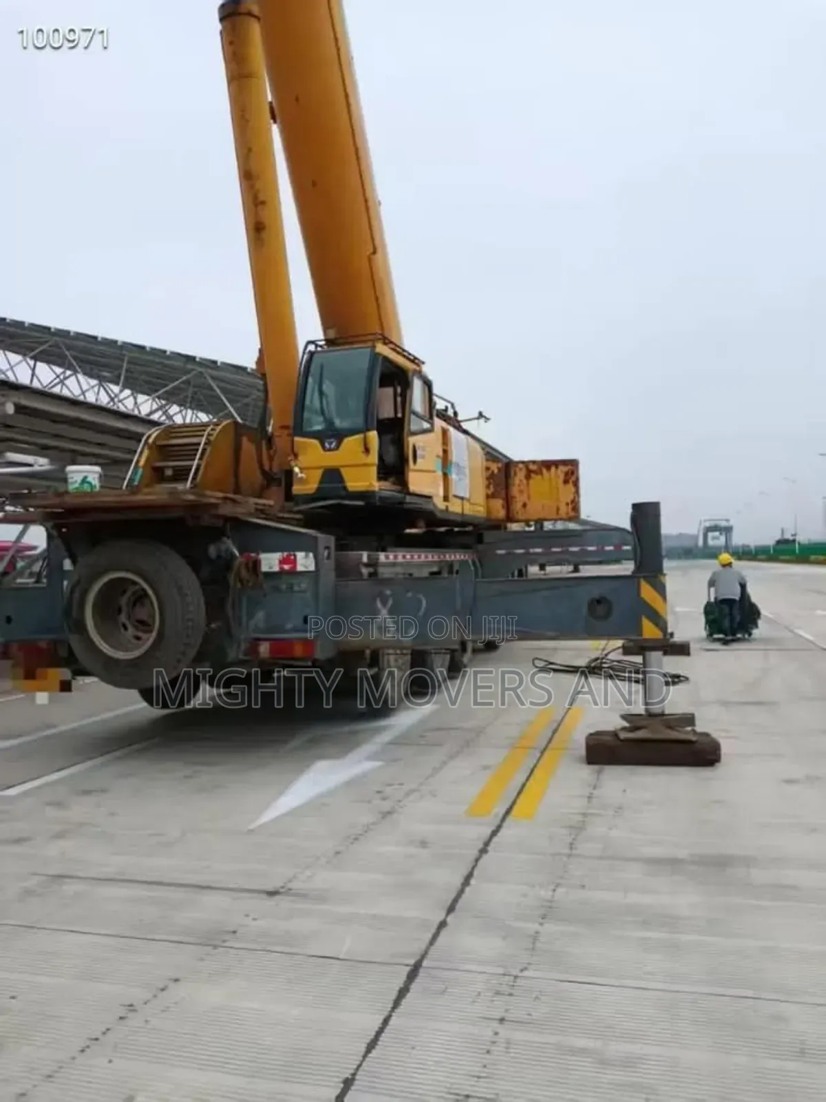 Crane for Hoisting Services Is Available