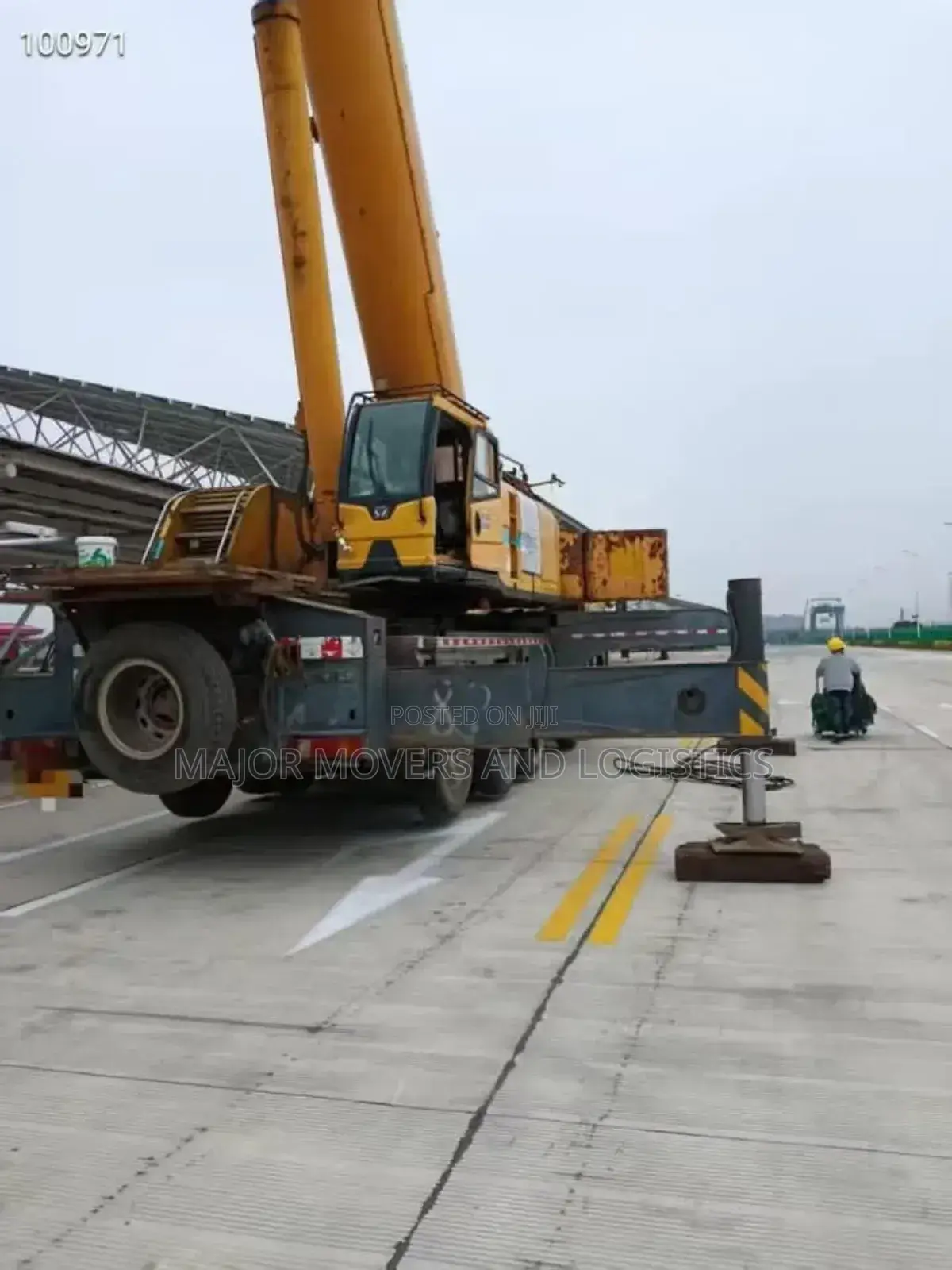 Crane for Hoisting Services Is Available