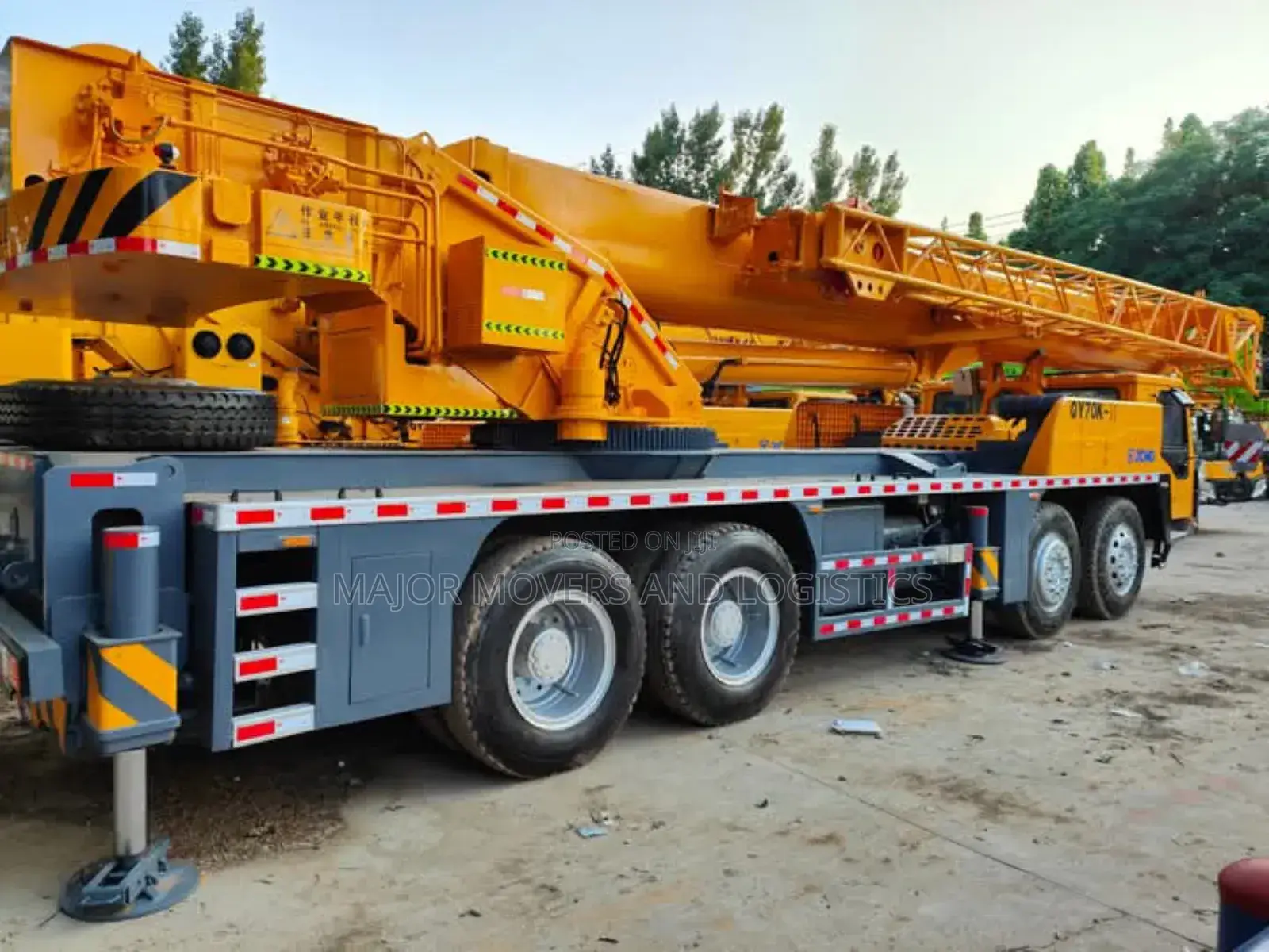 Crane for Hoisting Services Is Available