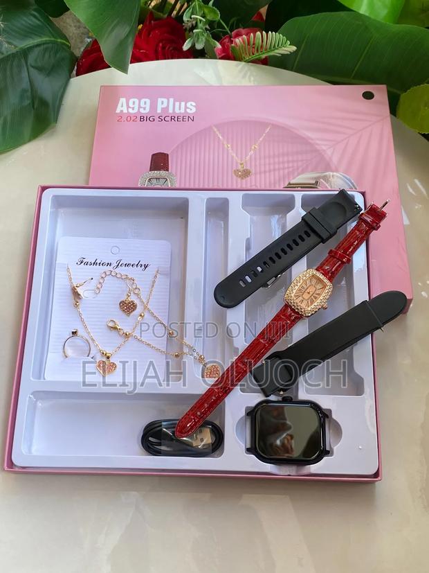 Ladies Smart Watch With 2 Straps, Gift Set - thumbnail 2