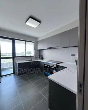 4bdrm Apartment in Gateway Mall Area for sale