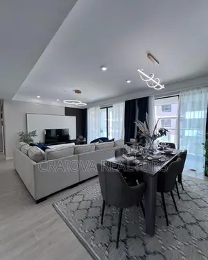 4bdrm Apartment in Gateway Mall Area for sale