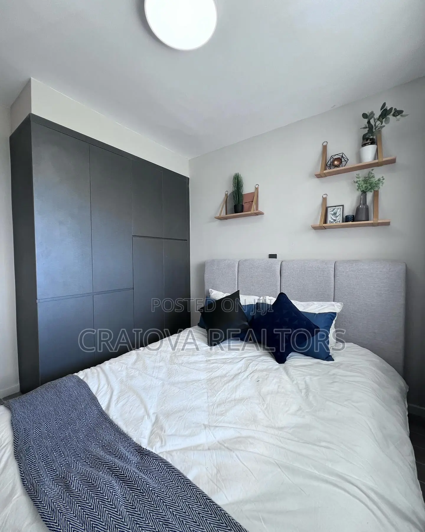 4bdrm Apartment in Gateway Mall Area for sale