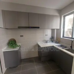 3bdrm Apartment in Gateway Mall Area for sale