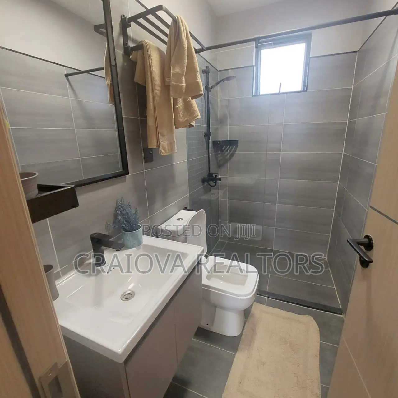 3bdrm Apartment in Gateway Mall Area for sale