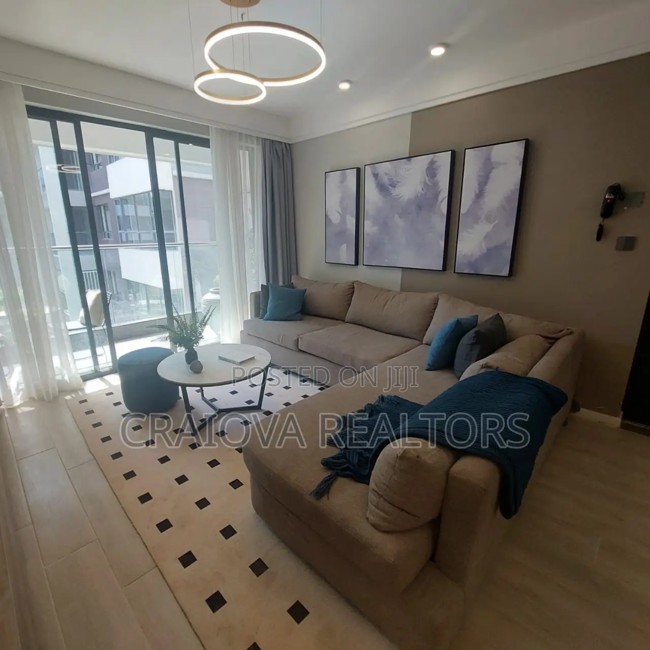 3bdrm Apartment in Gateway Mall Area for sale