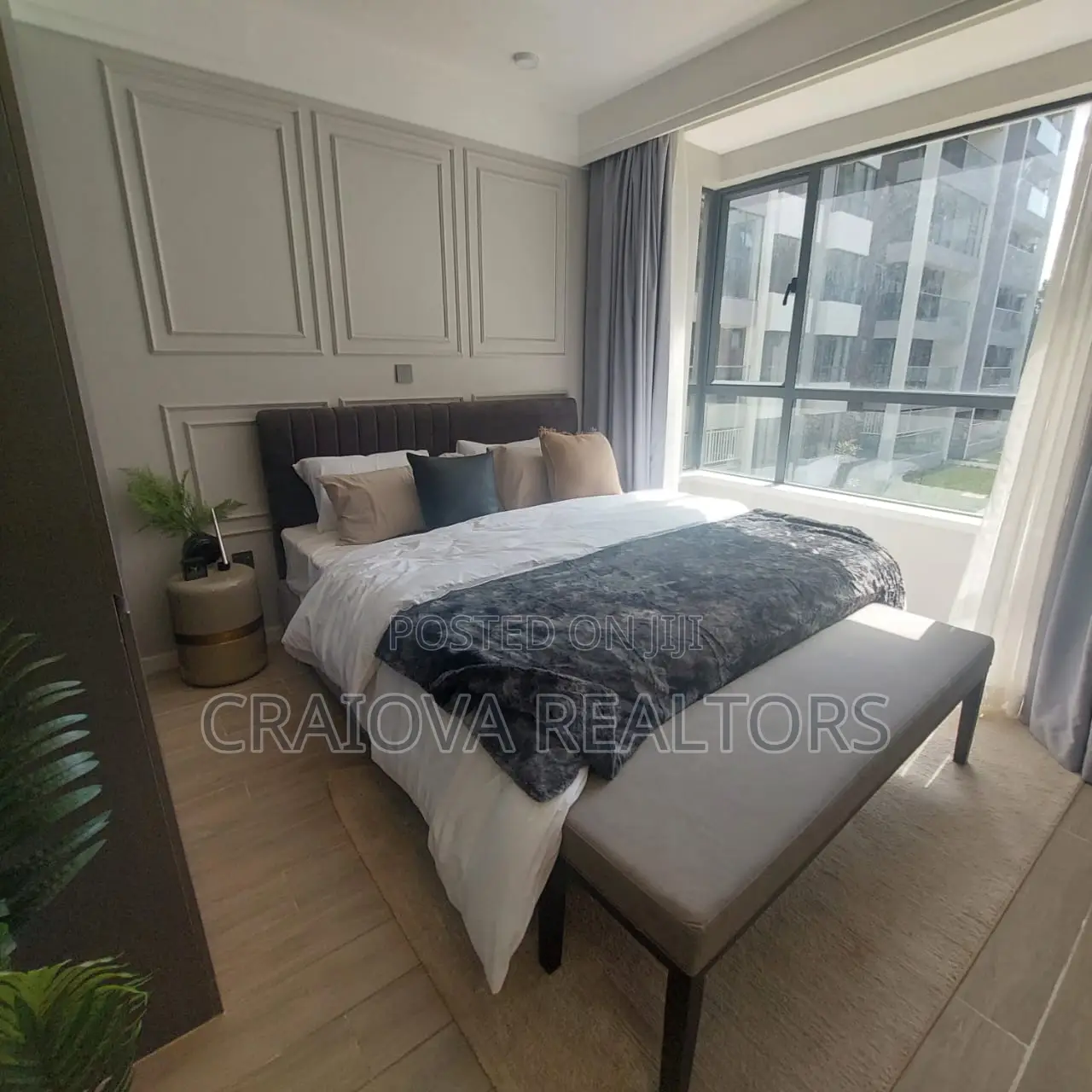 3bdrm Apartment in Gateway Mall Area for sale