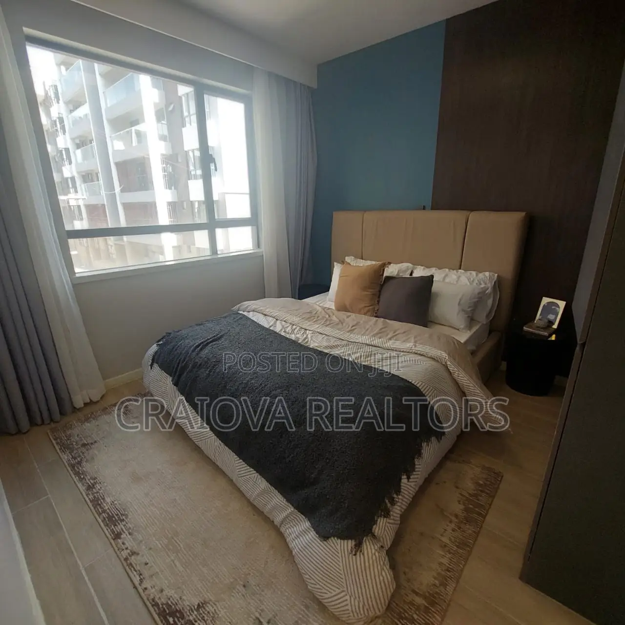 3bdrm Apartment in Gateway Mall Area for sale