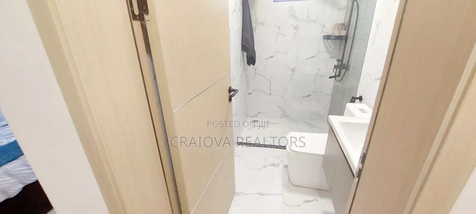 3bdrm Apartment in Gateway Mall Area for sale