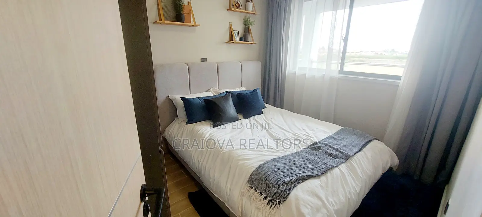 3bdrm Apartment in Gateway Mall Area for sale