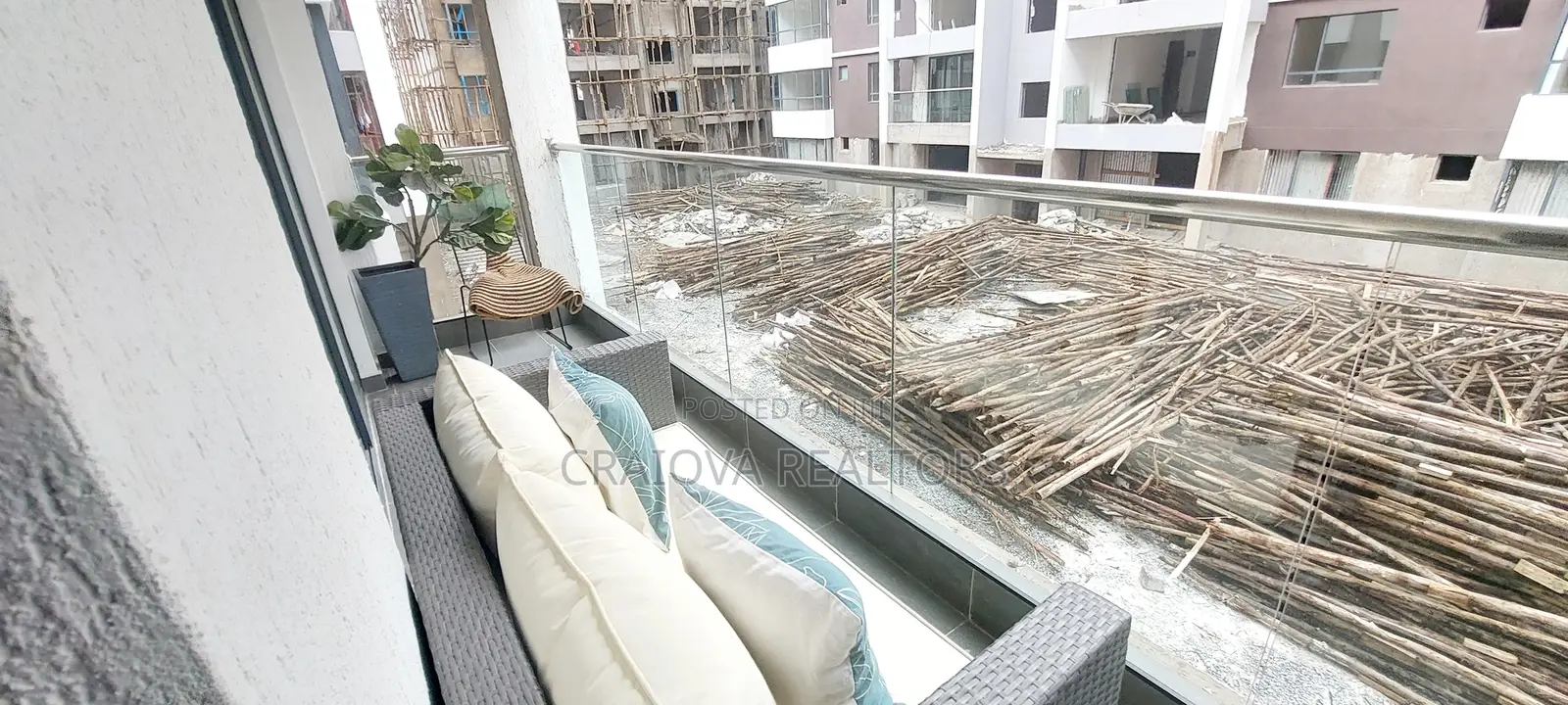 3bdrm Apartment in Gateway Mall Area for sale
