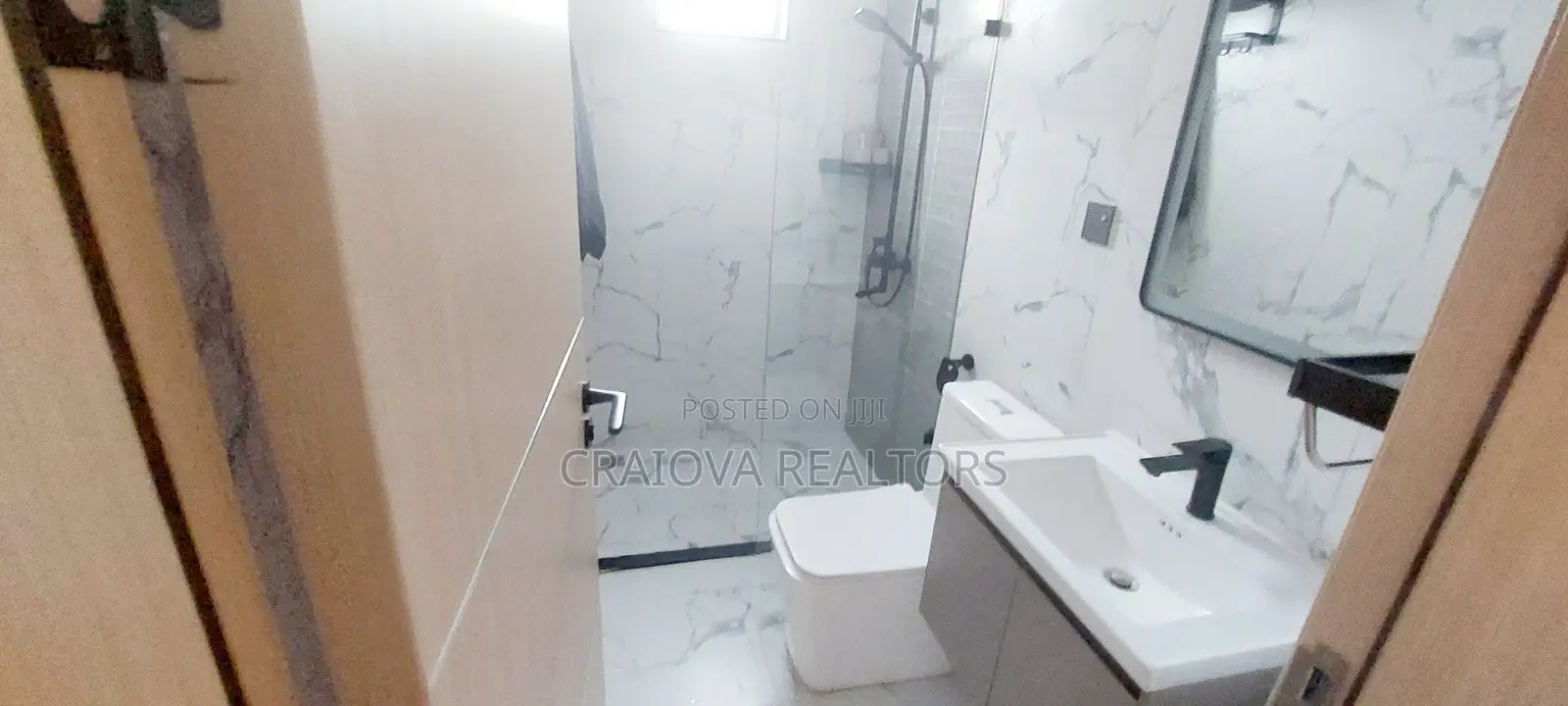 2bdrm Apartment in Gateway Mall Area for sale