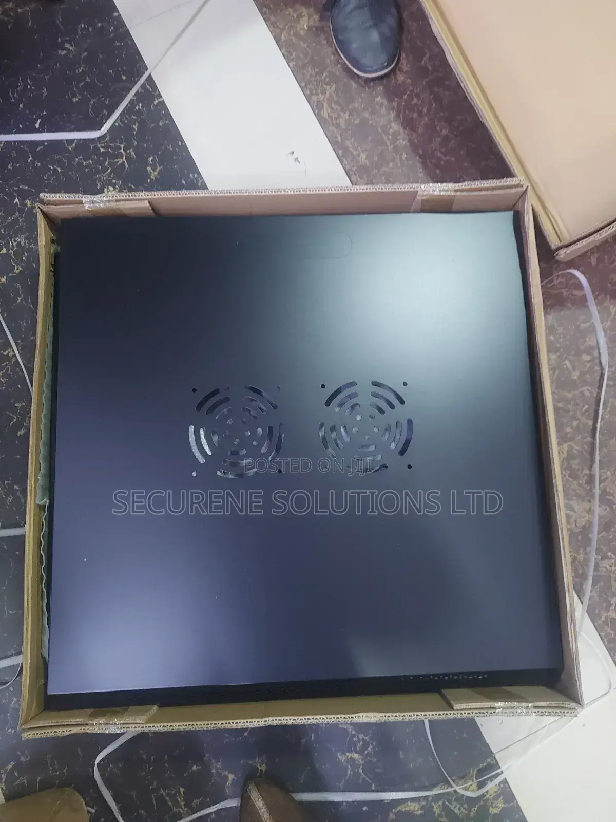 9u Server Rack Or Cabinet,600x600x500 Mm.