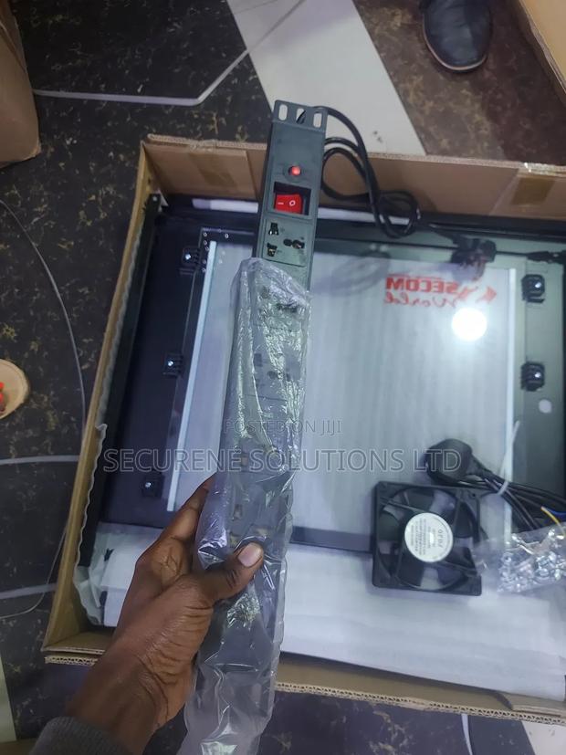 9u Server Rack Or Cabinet,600x600x500 Mm. - thumbnail 4