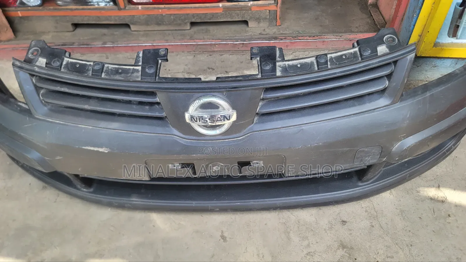 Nissan  Ad Bumper