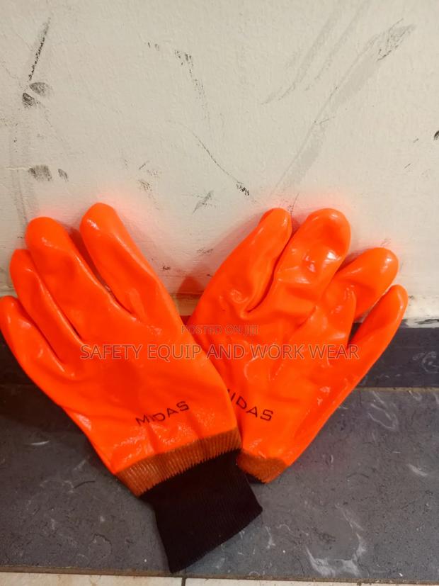 Heavy Duty Cold Room Gloves For Freezer Work.