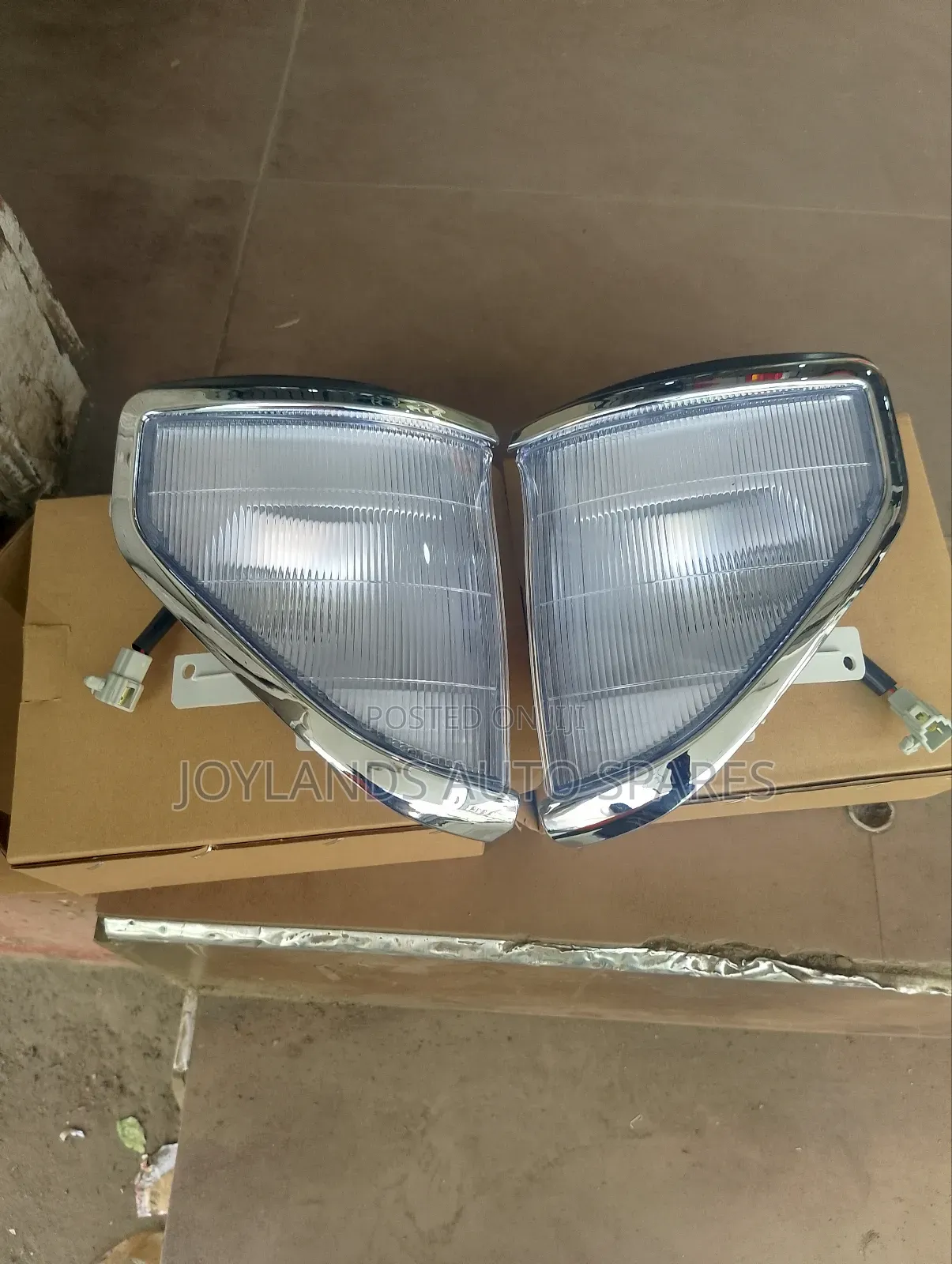 Prado Box 78/93 Corner Lights(Chrome)