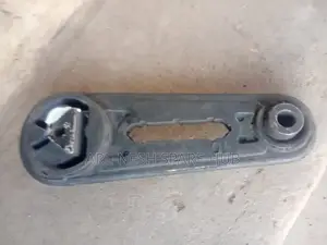 Nissan Latio Lower Engine Mounting