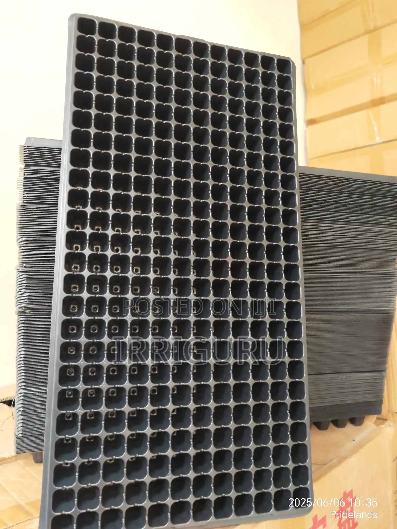 Nursery Tray With50-288 Holes