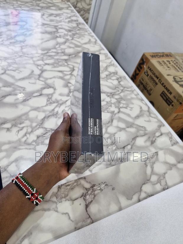 New Samsung Galaxy Z Fold 5 1 TB White - thumbnail 3
