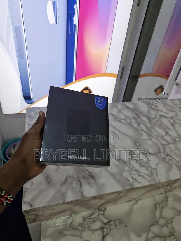 New Samsung Galaxy Z Fold 5 1 TB Black - thumbnail 4