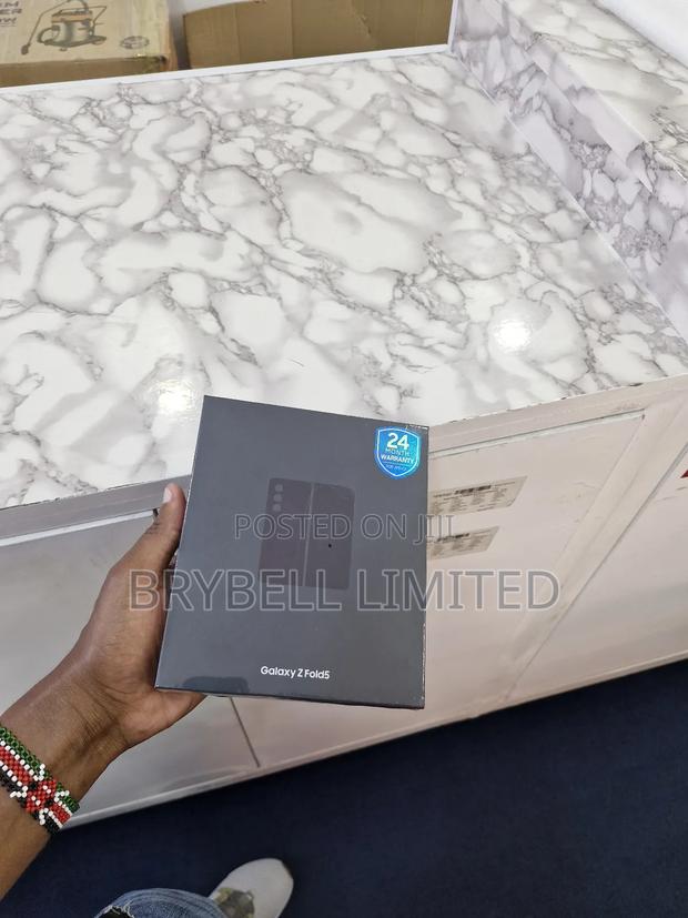 New Samsung Galaxy Z Fold 5 1 TB Black - thumbnail 5
