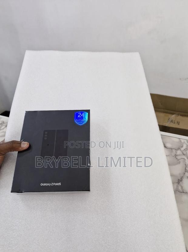 New Samsung Galaxy Z Fold 5 1 TB Blue - thumbnail 3