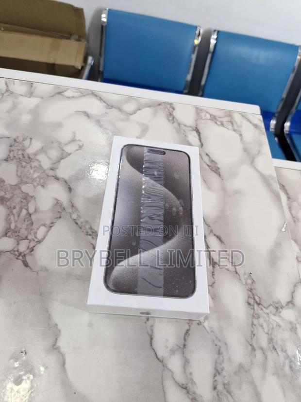 New Apple iPhone 15 Pro Max 256 GB Gray - thumbnail 4