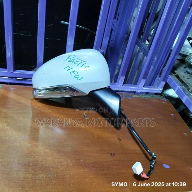 Toyota Ractis New Model 2016/2018 Powered Side Mirrors - main view