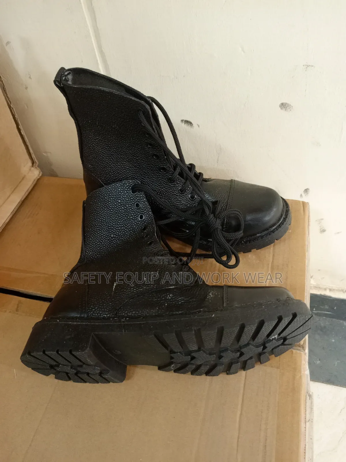Security Boots With Reinforced Stitching