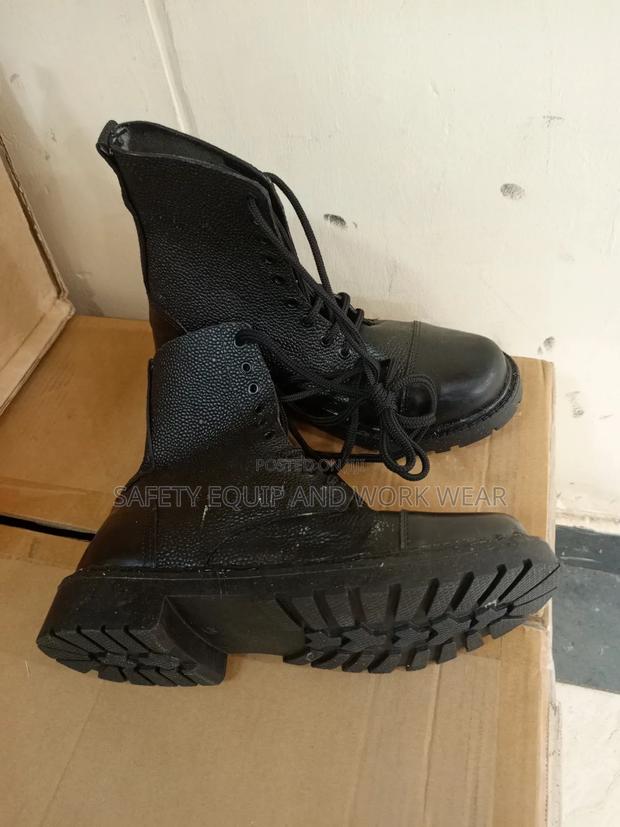 Security Boots With Reinforced Stitching