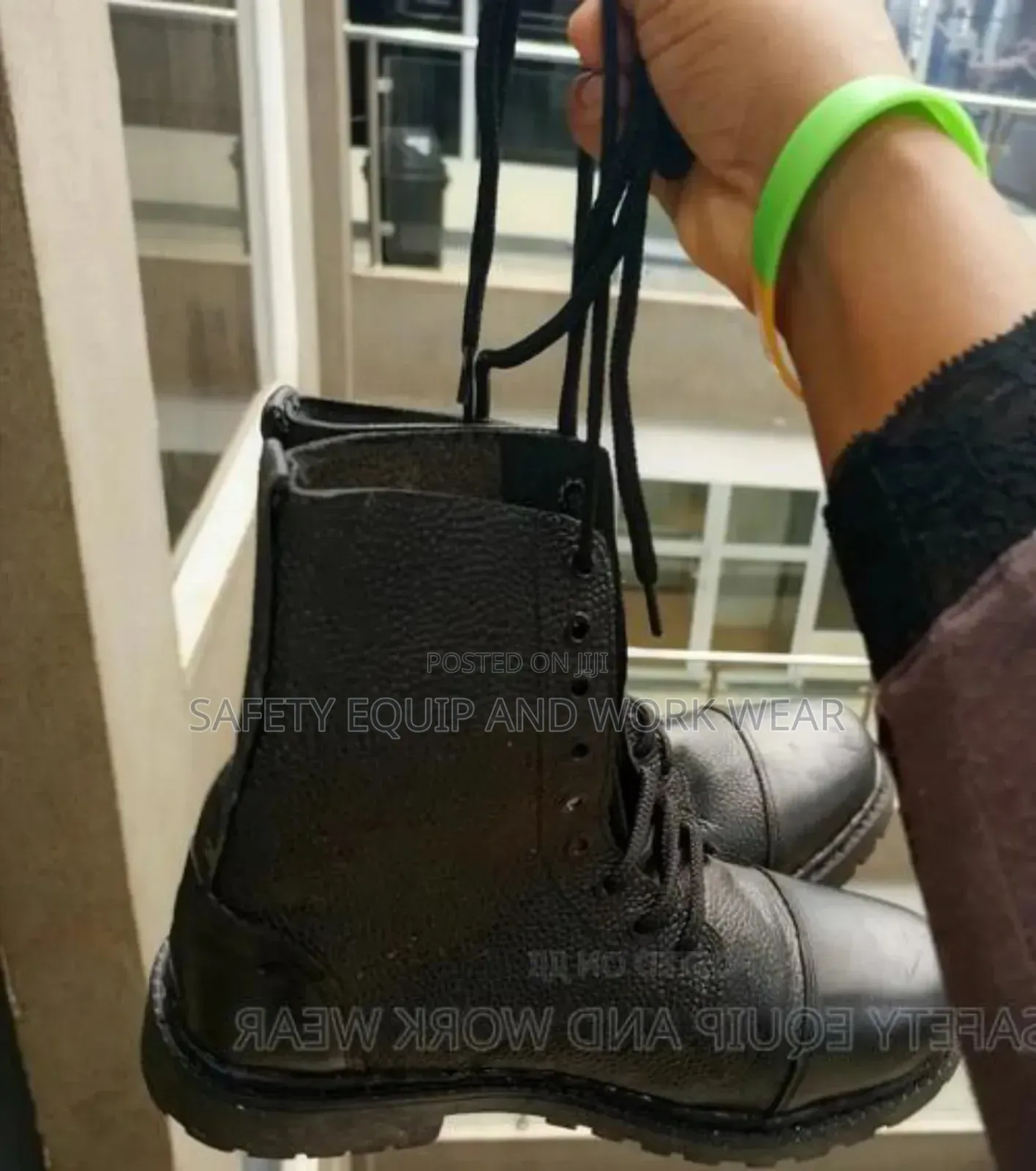 Security Boots With Heavy Grip