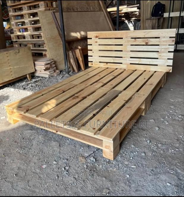 Pallet Bed