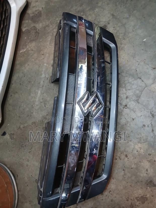 Suzuki Landy Grill/ Serena 2010 Grill