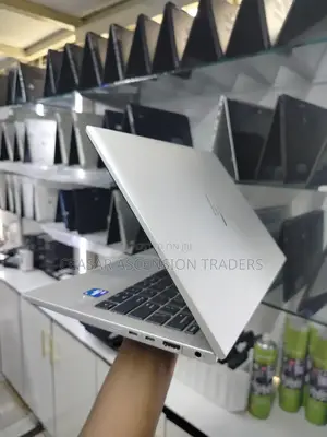 Laptop HP EliteBook 830 G8 16GB Intel Core i7 SSD 512GB