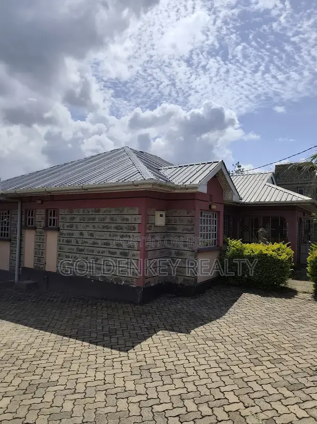 4bdrm Bungalow in Matasia for sale